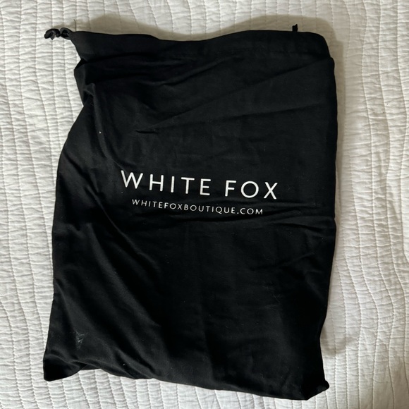 White Fox Boutique Set - Picture 7 of 12